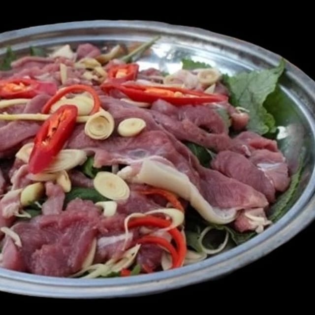 Heo Rừng Hấp Tía Tô / Steamed with Perilla Herb.
