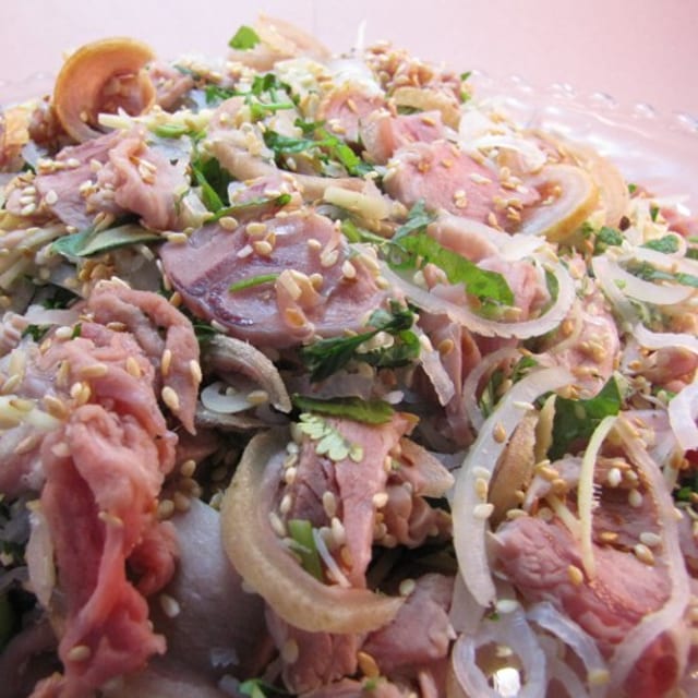 Bê Thui / Smoked Veils with Rice Powder Salad.