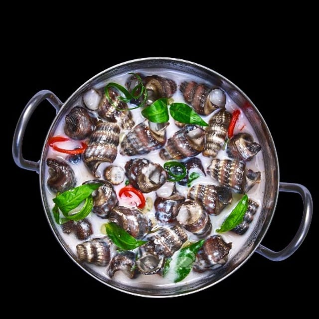 Snails in Coconut / Ốc Len Xào Dừa.