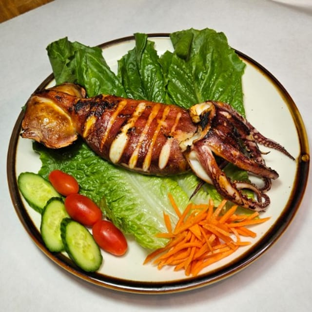 Mực Ong Nướng / Grilled Jumbo squid (Copy).