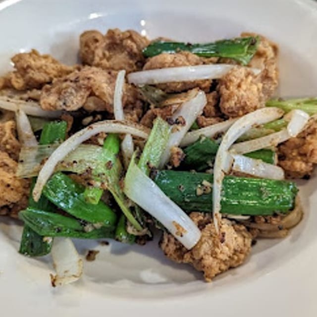 Sụn Gà Chiên Giòn / Fried Chicken Knee Soft Bone.