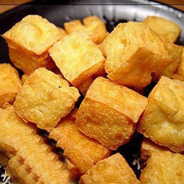 Đậu Hủ Chiên Nước Mắm / Fried with Fish Sauce.