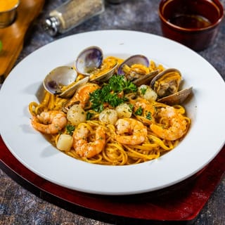 Garlic Noodles with Seafood