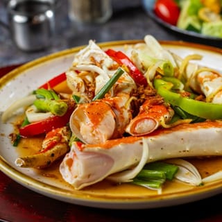 King Crab Xao Me / Tamarind sauce.
