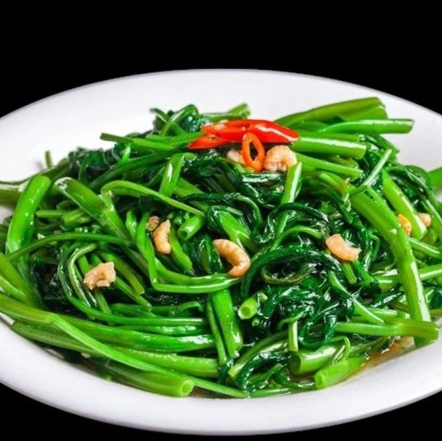 Rau Muống Xào Sò Điệp / Stir Fried Water Spinach & Premium Scallops.