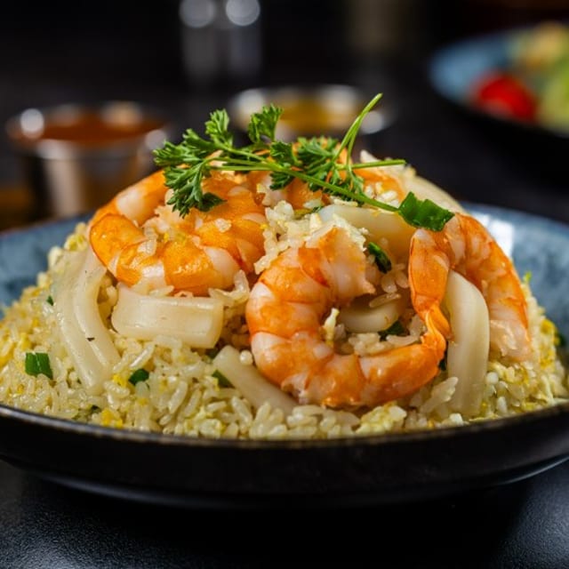 Cơm Chiên Đồ Biển / Seafood Fried Rice.