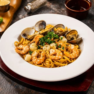 Garlic Noodles with Seafood