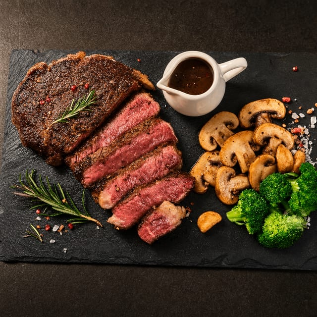 Special Steak / Bít tết đặc biệt.