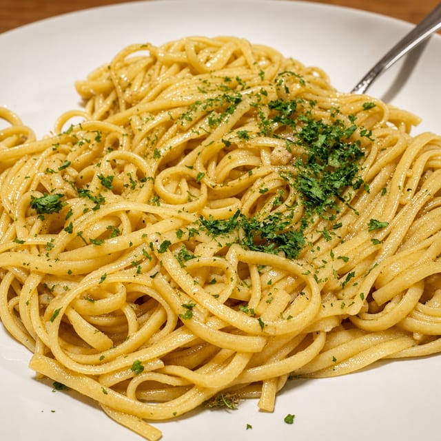 Garlic Noodles / Mì Tỏi Xào.